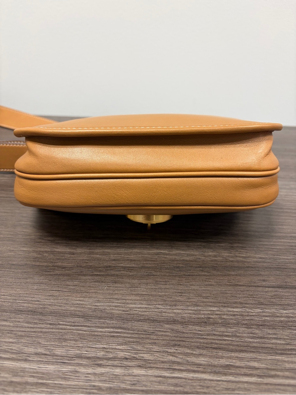 Tory Burch Small James Leather Saddle Crossbody Bag in Tan - Picture 9 of 13